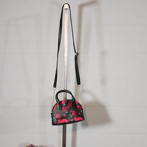 Juicy Couture purses. 042 - Picture 7 of 15